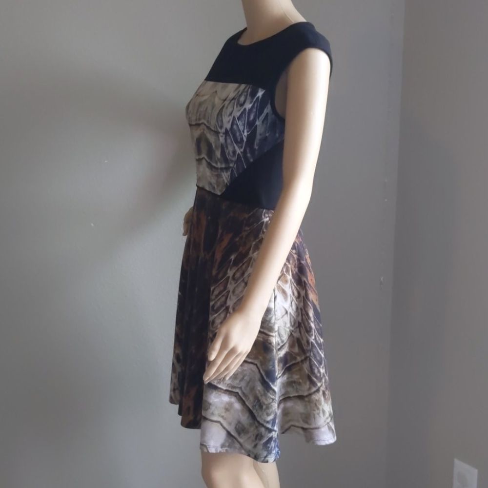 VINCE CAMUTO MULTICOLOR SLEEVELESS  DRESS SZ 2 - Picture 9 of 15